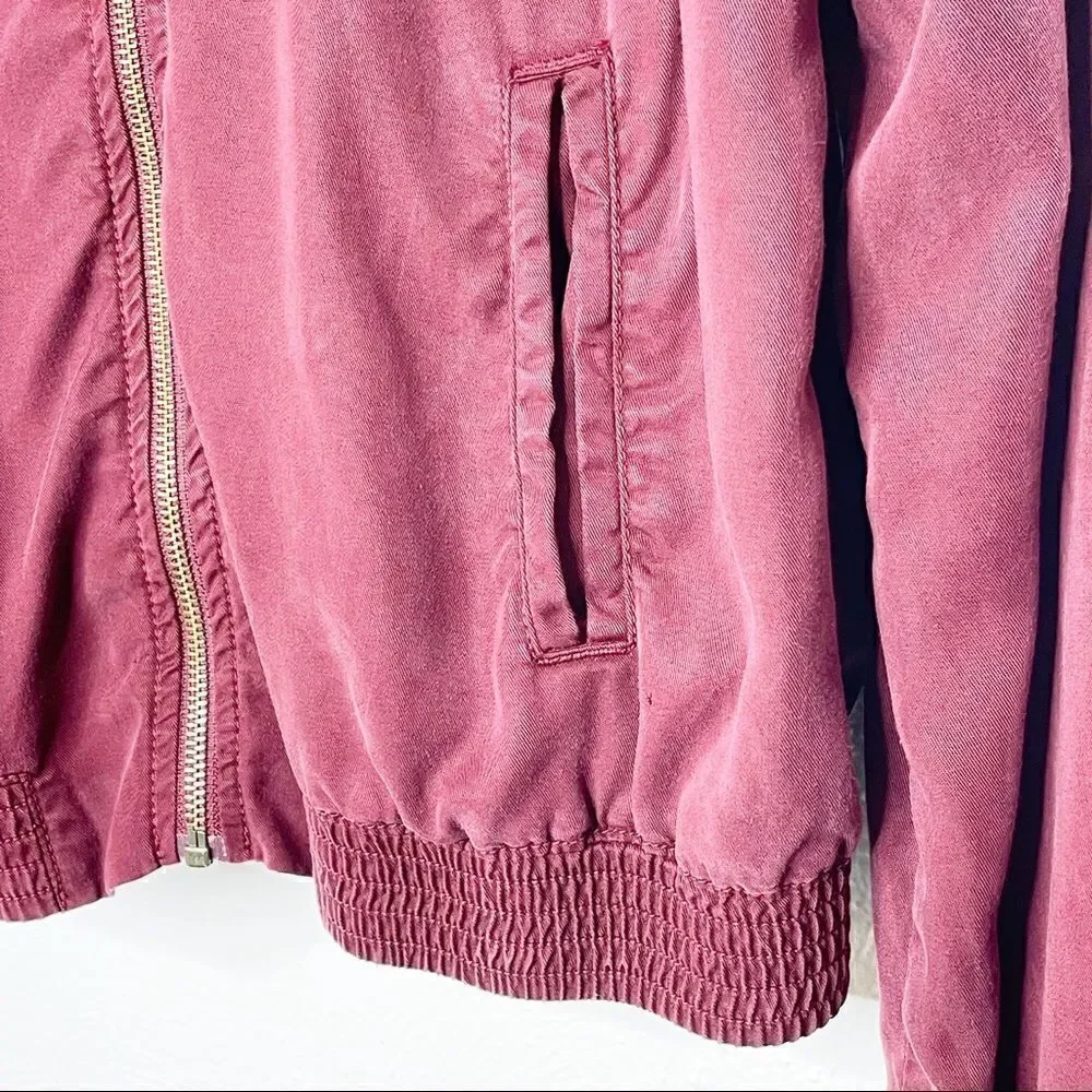 American Eagle Outfitters maroon zip up lightweight jacket